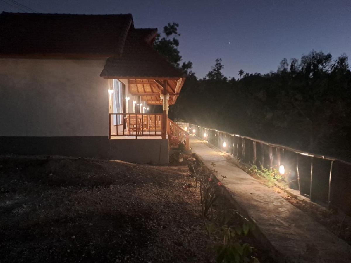Vina Bungalow Toyapakeh 외부 사진