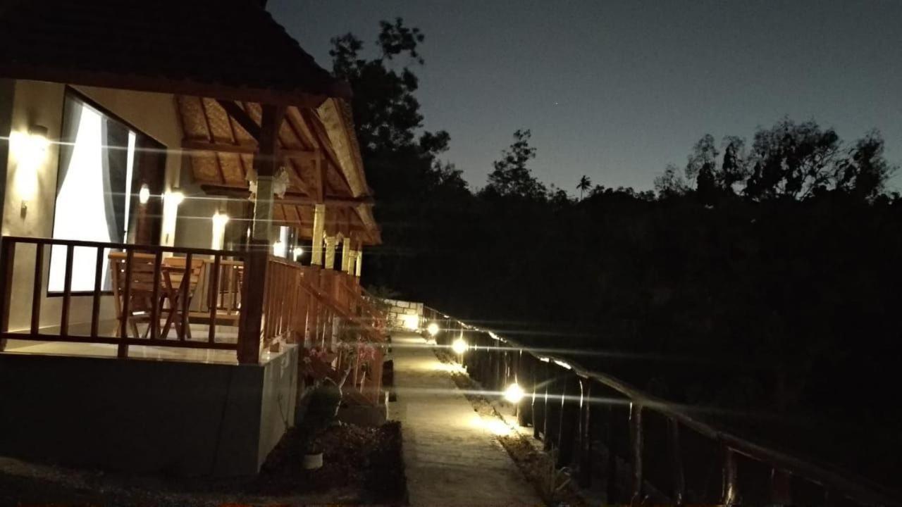 Vina Bungalow Toyapakeh 외부 사진